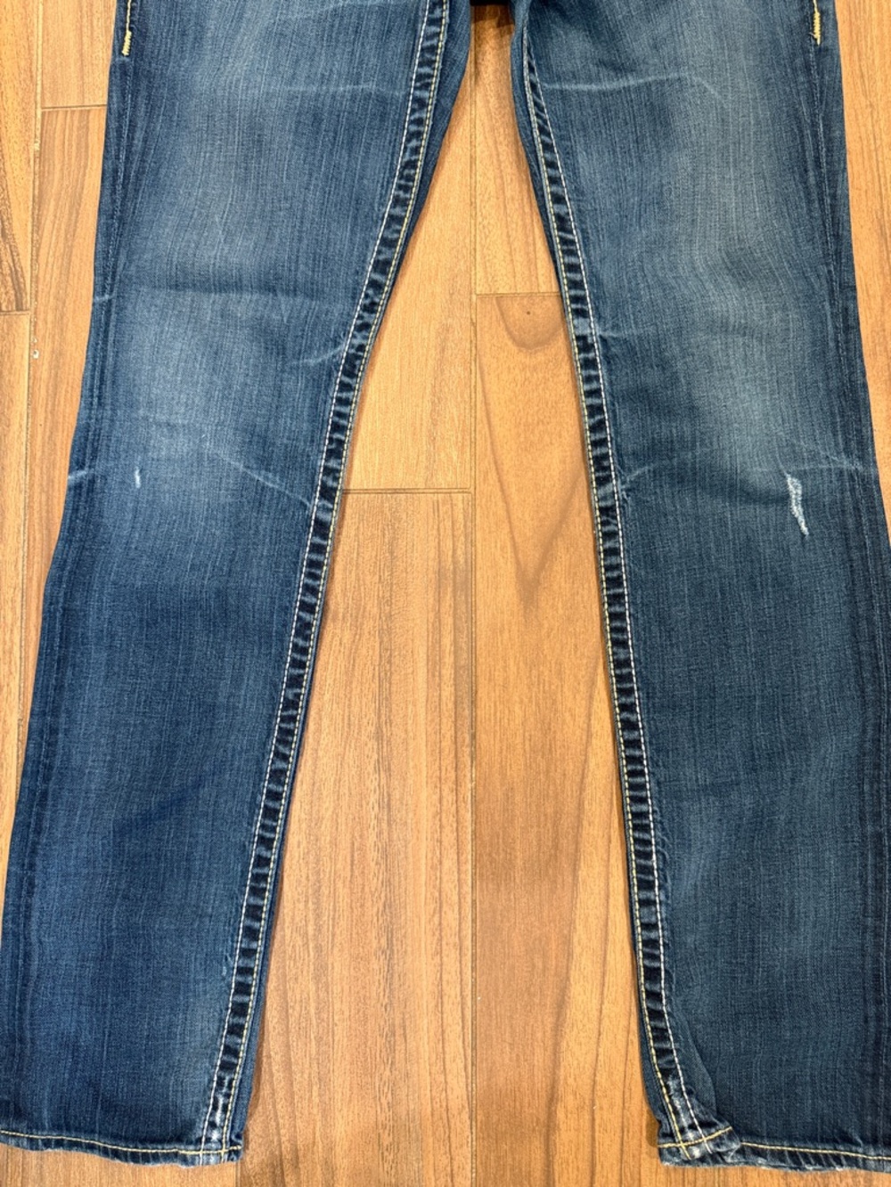 Dark Wash Women's Slim Straight Jeans. Waist 16”. Rise 8”. Inseam 32” - Picture 7 of 13
